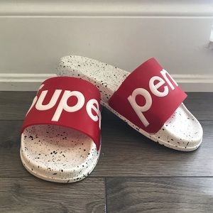 ✈️ Moving Sale🗺  Slides